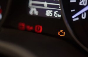 Топ-5 причин появления значка Check engine в Оленегорске - start-avto51.ru | фото